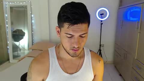 Snapshot of crazyybull chatting on 09/25/25, 03:32 Bull online show from 09/25/25, 03:32