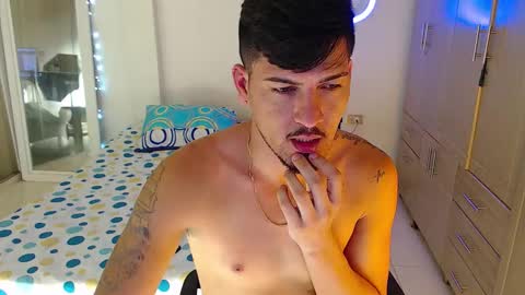 Snapshot of crazyybull chatting on 11/23/25, 03:06 Bull online show from 11/23/25, 03:06