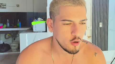 Snapshot of crazyybull chatting on 03/09/26, 01:53 Bull online show from 03/09/26, 01:53