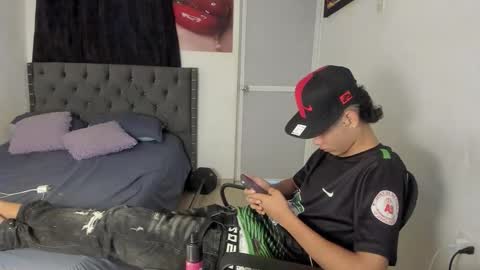 crazzy_master1 online show from 05/27/26, 04:20