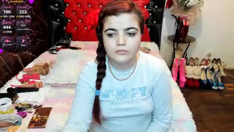 Snapshot of crazzy_pussy chatting on 02/15/25, 07:06 Ana  online show from 02/15/25, 07:06