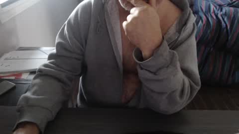 Creamormilk online show from 09/26/25, 12:53