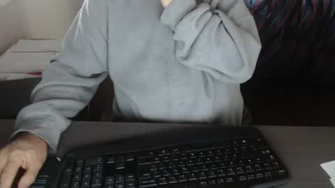 Creamormilk online show from 10/06/25, 11:40