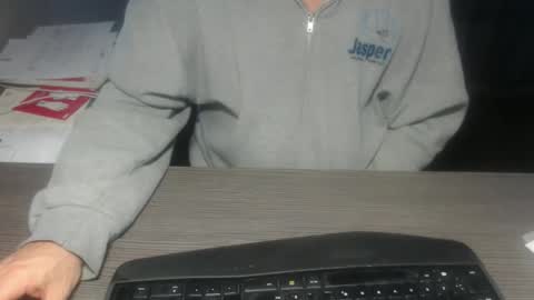 Creamormilk online show from 11/17/25, 12:55