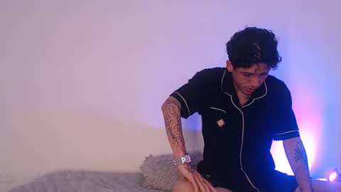 Snapshot of creampie_couple1 chatting on 09/29/25, 01:00 CAMILA Y SEBASTIAN online show from 09/29/25, 01:00