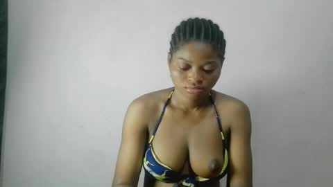 Snapshot of creamy_babyx chatting on 05/13/26, 12:35 Creamy babyx online show from 05/13/26, 12:35