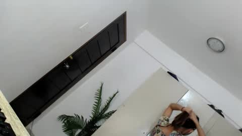 Delilah online show from 11/23/25, 04:18