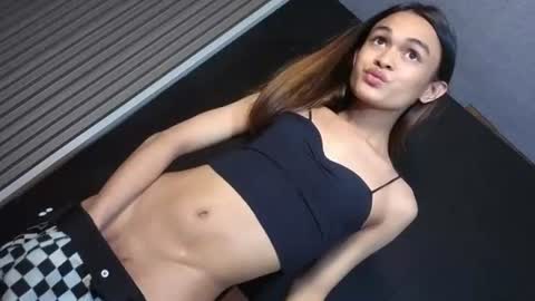 Snapshot of creamy_delilah chatting on 06/25/26, 02:10 Delilah online show from 06/25/26, 02:10