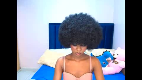 Snapshot of creamybabee chatting on 02/26/26, 07:24 queen online show from 02/26/26, 07:24