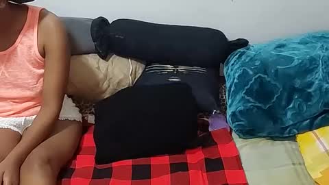 Snapshot of creamyhub chatting on 11/17/25, 06:19 creamyhub online show from 11/17/25, 06:19