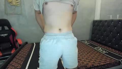 Snapshot of creamynow chatting on 12/12/24, 10:24 BareCreamyCum online show from 12/12/24, 10:24