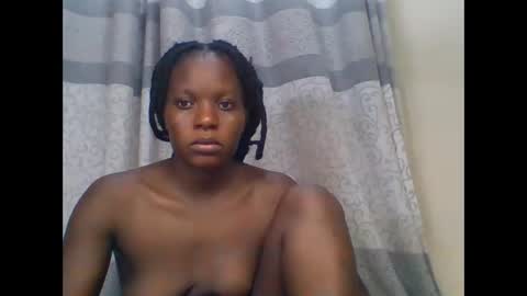 Snapshot of creamypussy15 chatting on 12/21/25, 06:15 MARY online show from 12/21/25, 06:15