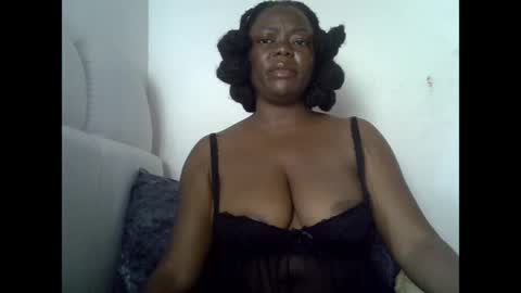 Snapshot of creamypussyxx chatting on 05/10/26, 04:01 creamypussyxx online show from 05/10/26, 04:01