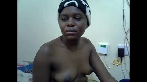 Snapshot of creamyypussyy chatting on 10/03/25, 07:38 creamyypussyy online show from 10/03/25, 07:38