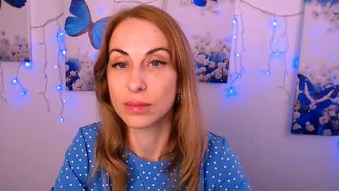 Snapshot of create_your_own_sun chatting on 09/23/25, 01:14 Lera online show from 09/23/25, 01:14