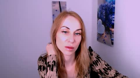 Snapshot of create_your_own_sun chatting on 09/27/25, 12:21 Lera online show from 09/27/25, 12:21