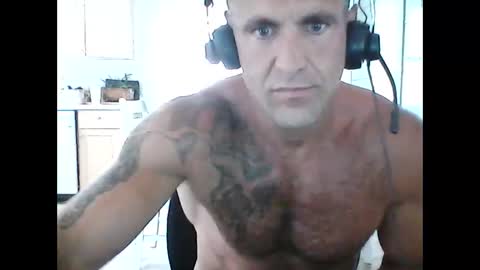 Snapshot of creatureofbeauty chatting on 06/01/26, 06:42 creatureofbeauty online show from 06/01/26, 06:42