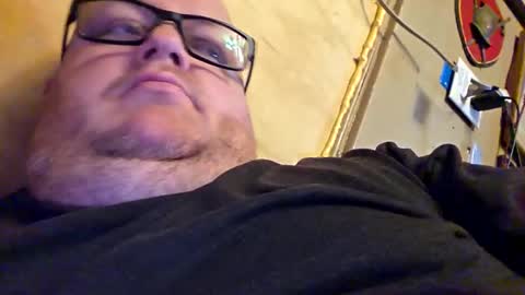 The hopeless romantic online show from 12/15/25, 12:04