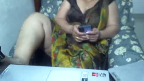 Snapshot of crezybhabihot chatting on 01/11/25, 11:56 Sonika69 online show from 01/11/25, 11:56