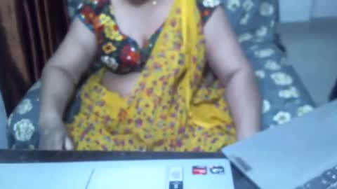 Snapshot of crezybhabihot chatting on 01/25/25, 11:44 Sonika69 online show from 01/25/25, 11:44