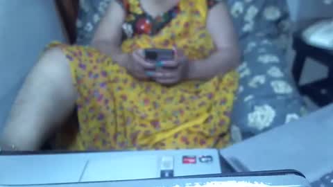 Snapshot of crezybhabihot chatting on 01/25/25, 11:32 Sonika69 online show from 01/25/25, 11:32