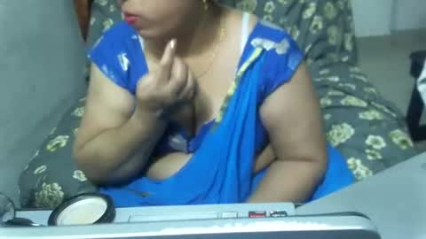 Snapshot of crezybhabihot chatting on 03/04/25, 07:43 Sonika69 online show from 03/04/25, 07:43