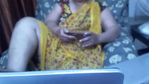 Snapshot of crezybhabihot chatting on 03/06/25, 11:36 Sonika69 online show from 03/06/25, 11:36