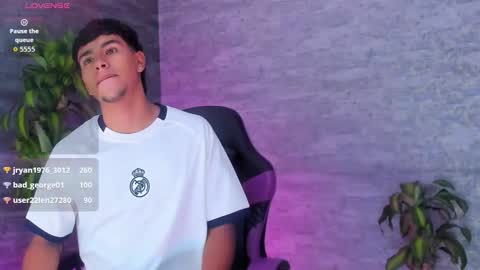 Snapshot of crh58_ chatting on 09/15/25, 12:49 crh58_ online show from 09/15/25, 12:49