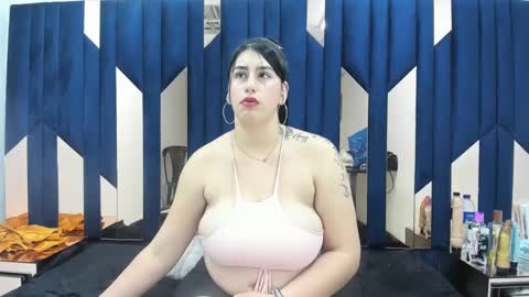 Snapshot of criistaal__ chatting on 12/31/24, 08:15 Criistaal online show from 12/31/24, 08:15