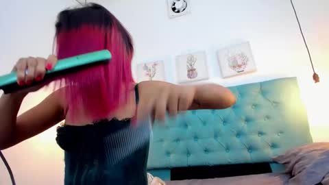 cris_dulce online show from 12/14/25, 07:40