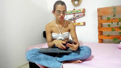 cris_dulce online show from 03/01/26, 05:48