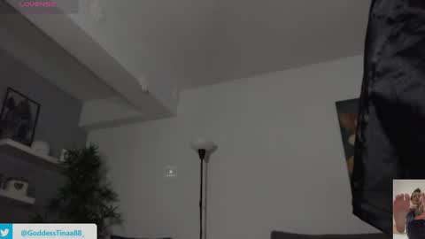 cris_tinne online show from 12/10/24, 06:17