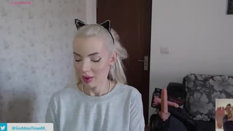 cris_tinne online show from 10/26/25, 07:47