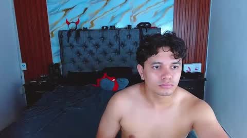 CRISANDMERY online show from 05/12/26, 05:59