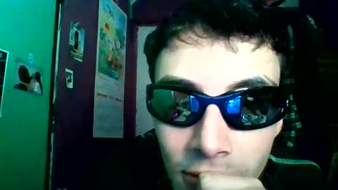 Crisanto online show from 05/22/26, 01:13