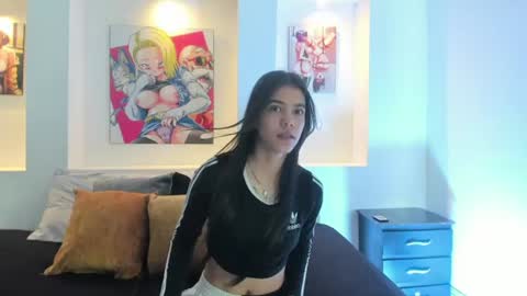 Snapshot of crisle_11 chatting on 06/15/26, 11:45 Cris online show from 06/15/26, 11:45
