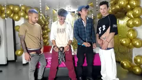 Snapshot of crismens chatting on 12/13/24, 04:22 crismens online show from 12/13/24, 04:22