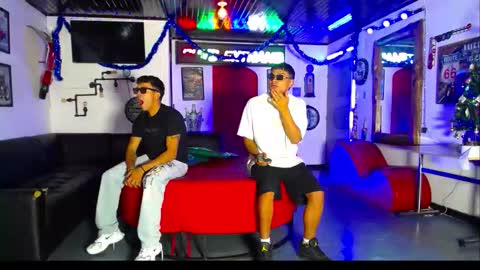 Snapshot of crismens chatting on 12/21/25, 08:05 crismens online show from 12/21/25, 08:05