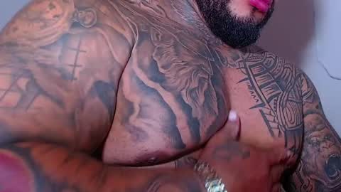 Snapshot of criss_zander202 chatting on 12/12/24, 10:31 criss zander online show from 12/12/24, 10:31