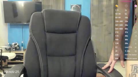 Snapshot of crissstud chatting on 11/12/25, 11:36 Criss online show from 11/12/25, 11:36