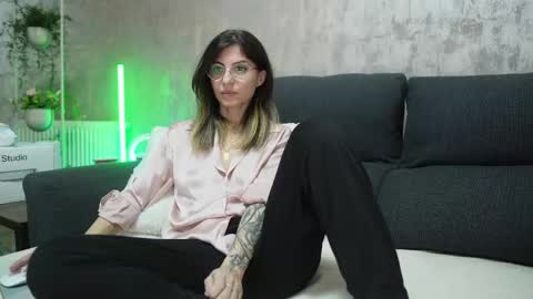 crissy_love online show from 02/08/25, 09:46