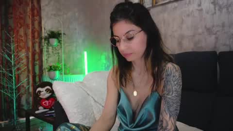 crissy_love online show from 02/18/25, 07:43