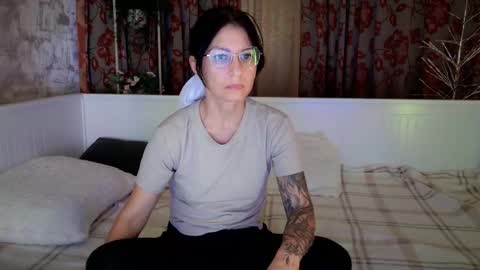 crissy_love online show from 09/20/25, 09:49