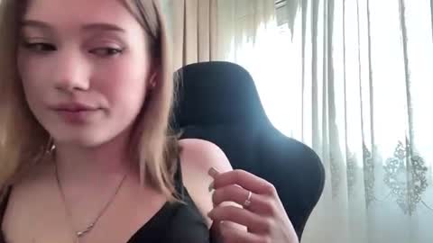 crissymemo online show from 06/16/26, 04:09