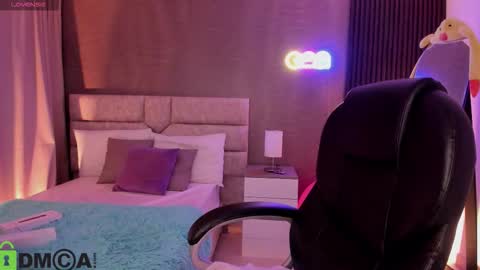 Snapshot of cristal__adams chatting on 01/19/26, 12:09 cristal__adams online show from 01/19/26, 12:09