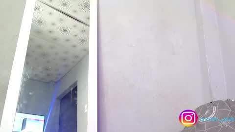 Snapshot of cristal__blue chatting on 12/19/25, 03:57 Cristal online show from 12/19/25, 03:57