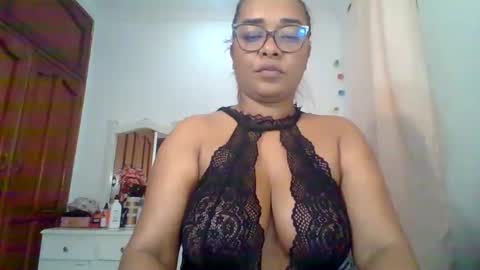 Snapshot of cristal_blanco chatting on 02/14/25, 05:51 cristal online show from 02/14/25, 05:51