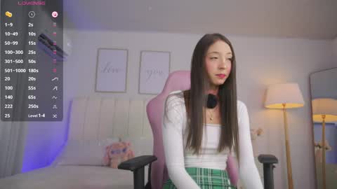 Snapshot of cristal_bunny chatting on 05/06/26, 12:08 Cristal online show from 05/06/26, 12:08
