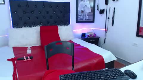 cristal_deep online show from 06/27/26, 10:04