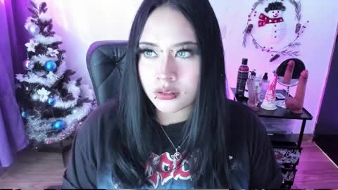 Snapshot of cristal_kosh chatting on 12/07/24, 01:18 Cris online show from 12/07/24, 01:18